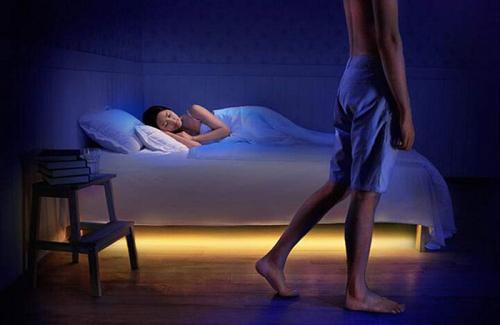 Éjszakai fény az ágy alá / Mozgásérzékelős LED csík